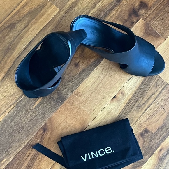 VInce Kaya leather cut out accent sandals, USED - Picture 11 of 13